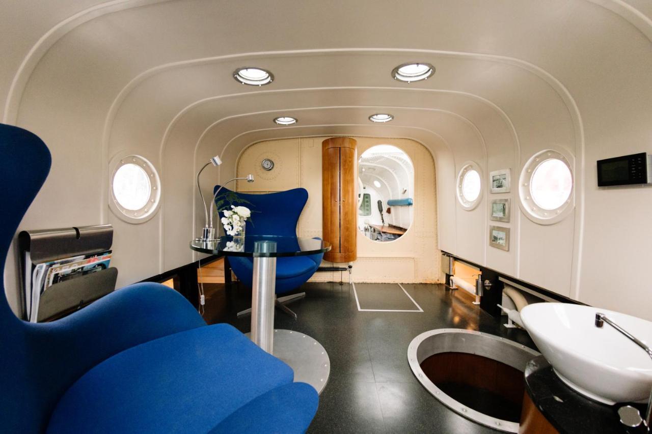 Reddingsboot Harlingen Boat Hotel Екстериор снимка